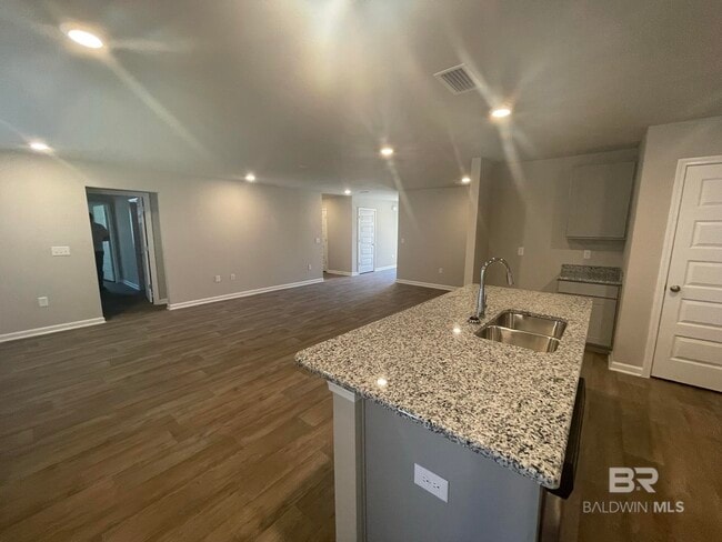 Foto del edificio - 20687 Mercury Dr