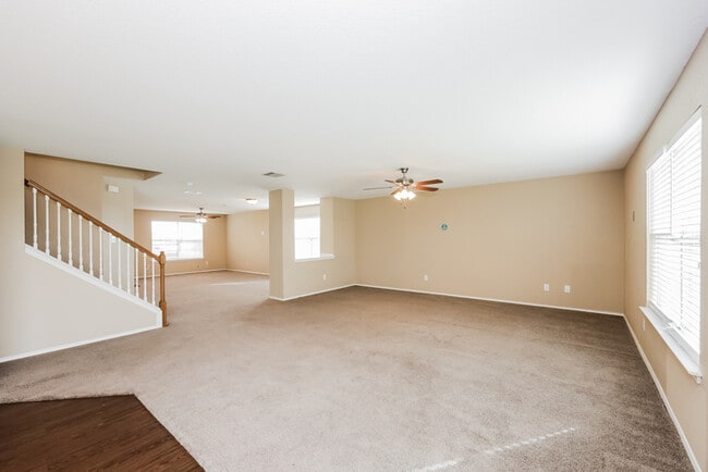 Foto del edificio - 200 Cheyenne Dr