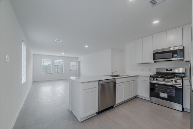 Foto del edificio - 18023 Trepito Ave