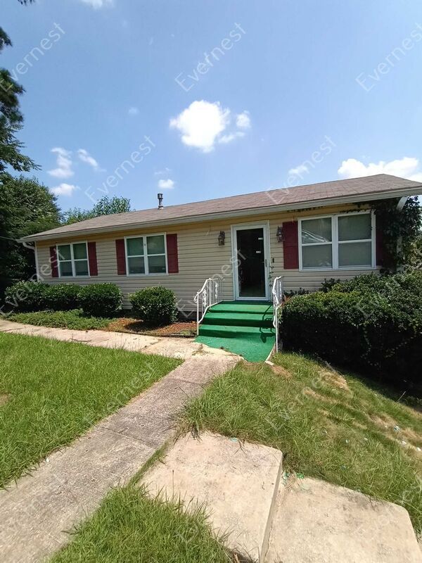 Primary Photo - 1518 Claret St