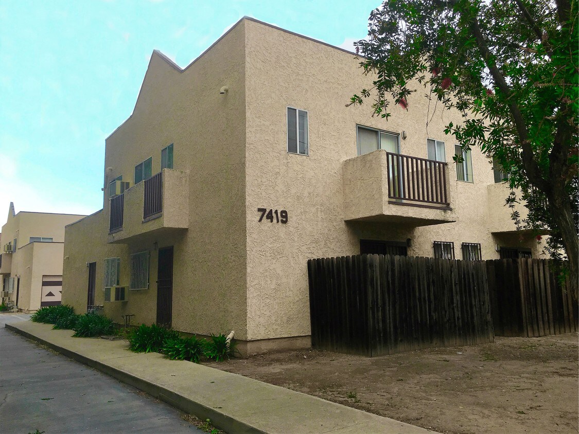 Primary Photo - 7419 Tampa Ave