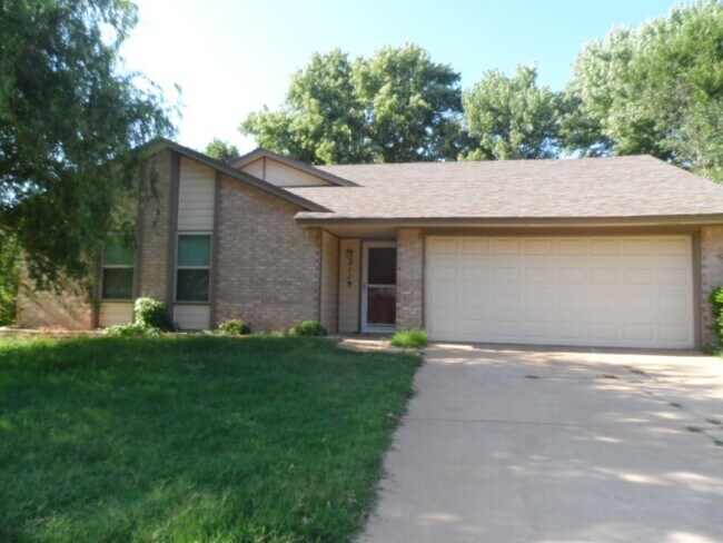 Building Photo - 2119 Teresa Dr