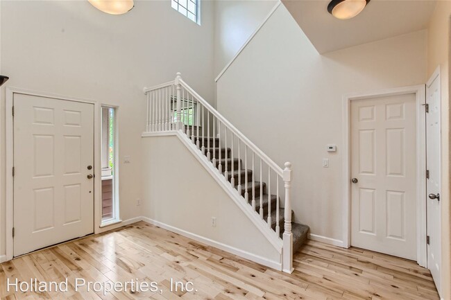 Building Photo - 3 br, 2.5 bath House - 4297 SE Stargazer P...