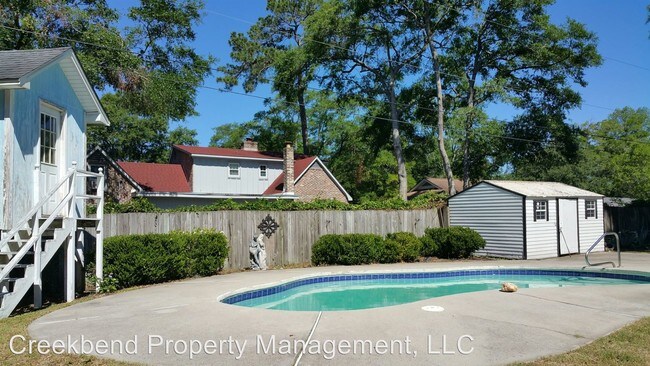 Building Photo - 715 Sterling Dr