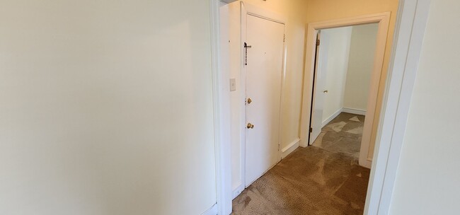 Photo - 33 S York Rd Apartment