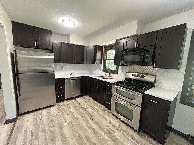 Foto del edificio - N54W15356 Beaver Dr