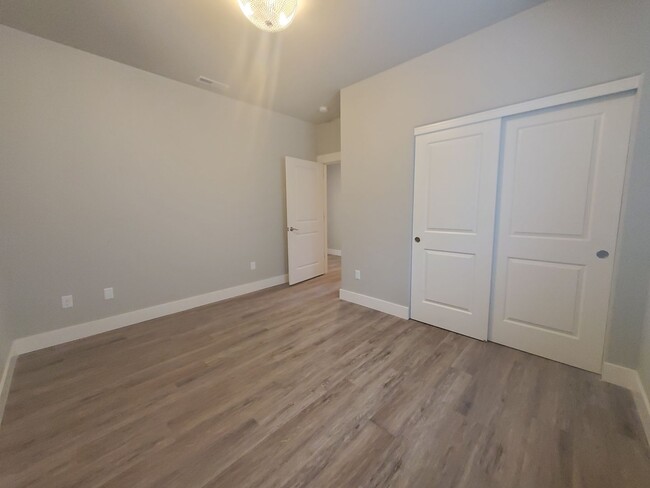 Building Photo - 3143 Willow Pointe Dr