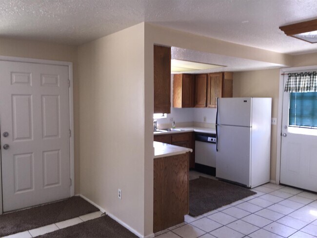 Foto del edificio - 947 Canyon Rd