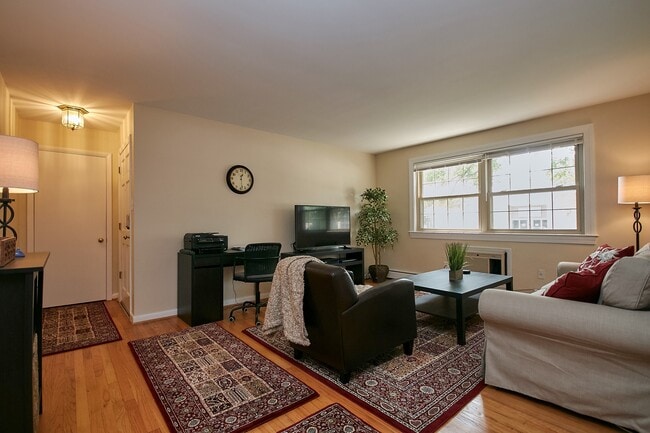 Spacious living room - coat closet - 805 23rd St S