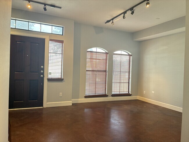 Foto del edificio - 1000 Columbus St