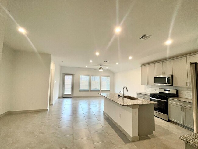Building Photo - 1527 Cordelia Ct