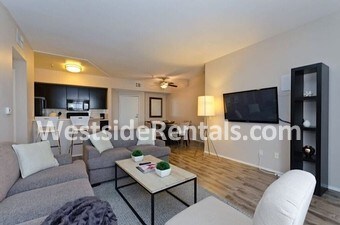 Primary Photo - 932 N Alfred St