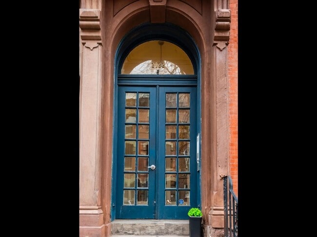 Building Photo - 2122 Spruce St