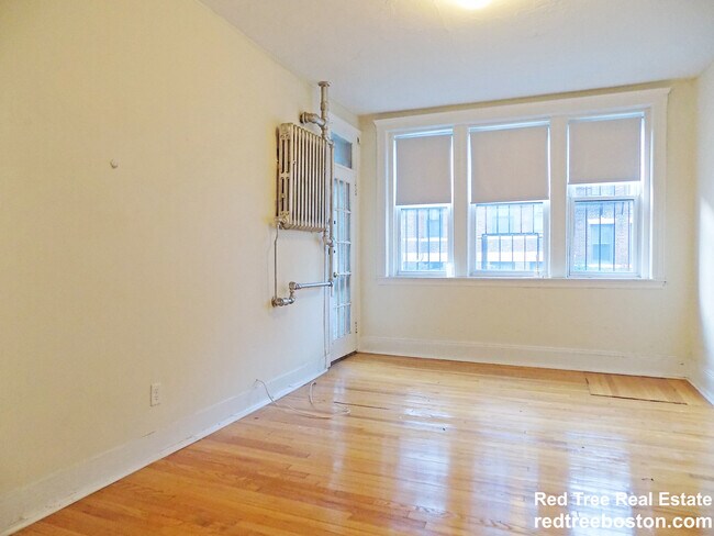Building Photo - 127 Sutherland Rd