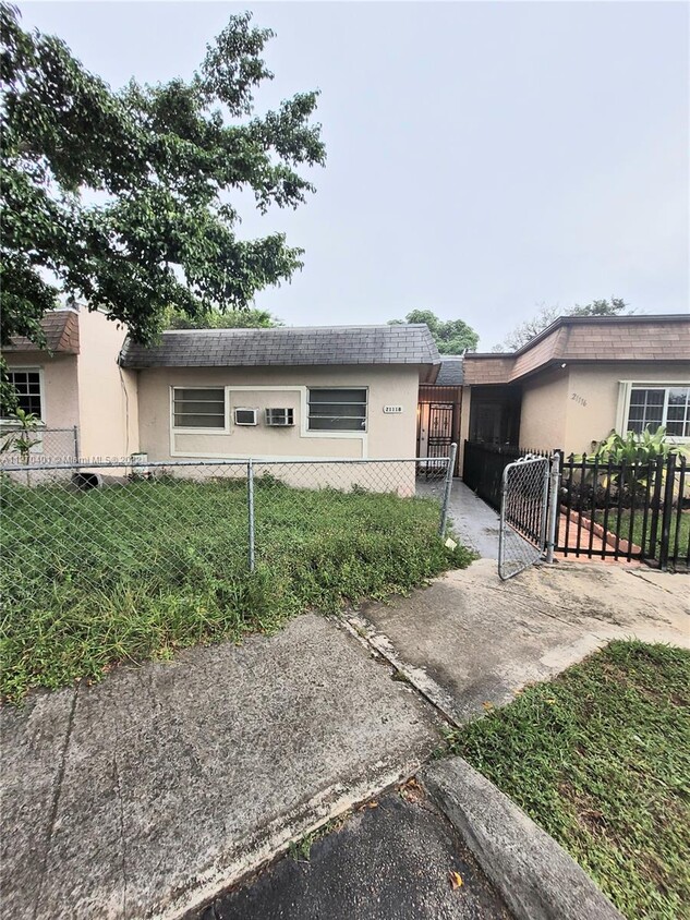 Foto principal - 21118 NW 39th Ave