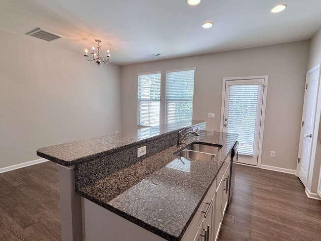 Building Photo - Modern 2 Story Townhome in Brightleaf Comm...