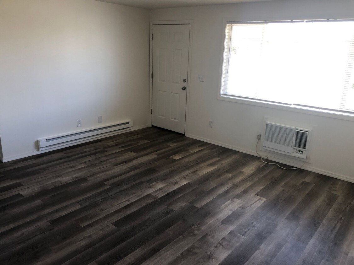 Primary Photo - Remodeled Unit Throughout!!!