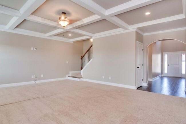 Building Photo - Home For Rent - 260 Wentworth Place Grovet...