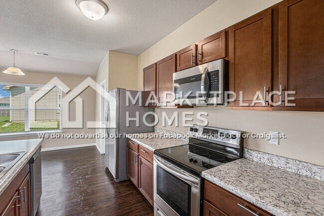 Building Photo - 742 S Magnolia St