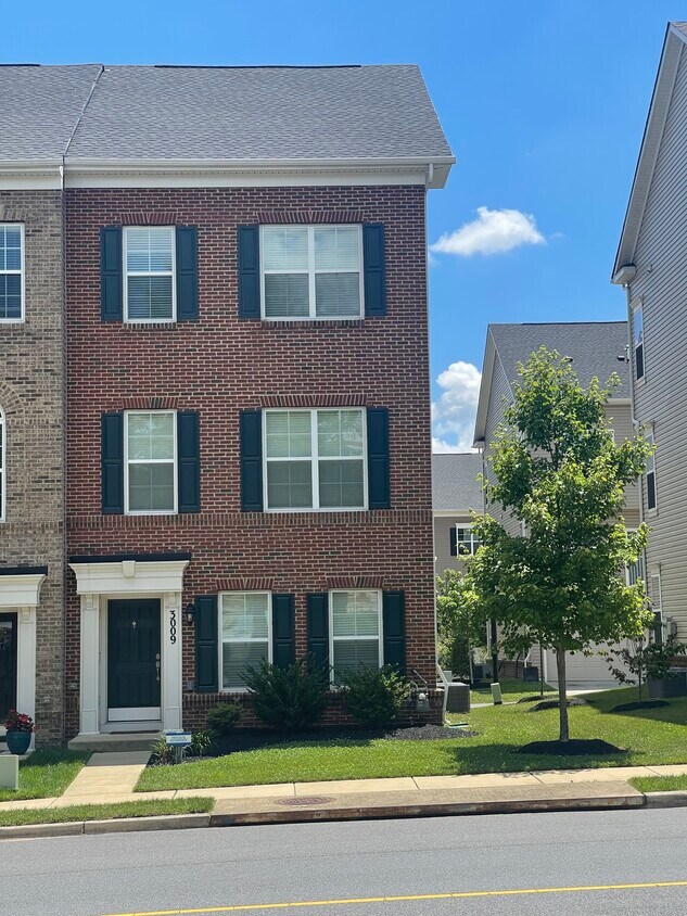 Front elevation - 3009 Saint Josephs Dr