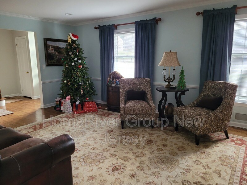 Primary Photo - 45 Knollwood Dr