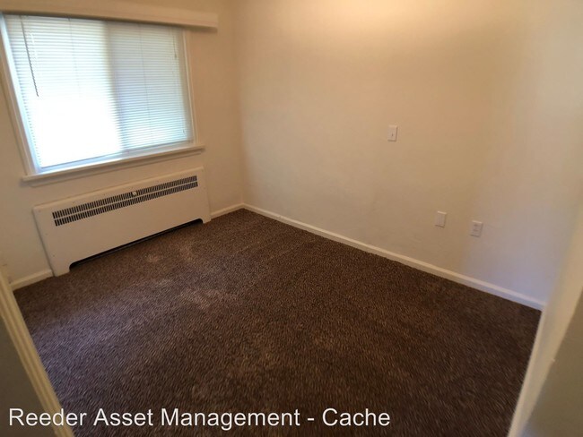 Building Photo - 54 E 600 N
