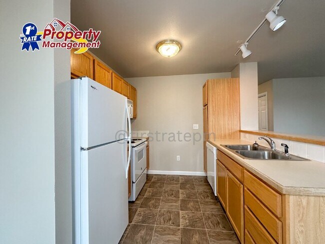 Building Photo - 10174 W Garverdale Ln