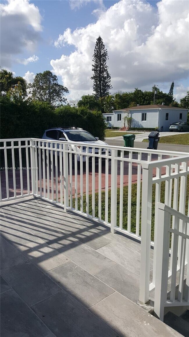 Foto del edificio - 6300 SW 21st St