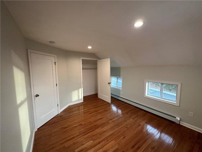 Building Photo - 29 Demarest Ave