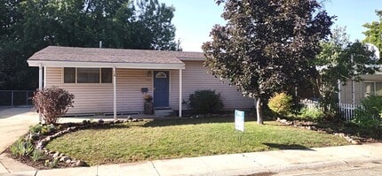 Building Photo - 1541 Marilyn Cir