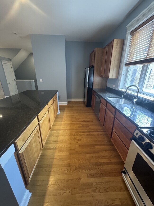 Foto del edificio - 1503 W Diversey Pkwy