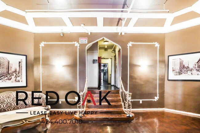 Building Photo - 849 S Oxford Ave