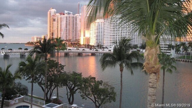 Foto del edificio - 701 Brickell Key Blvd