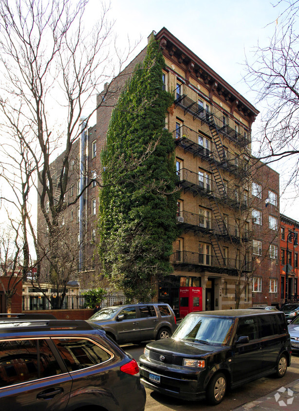 Primary Photo - 42 Grove St