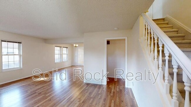 Building Photo - 2033 Sussex Ln