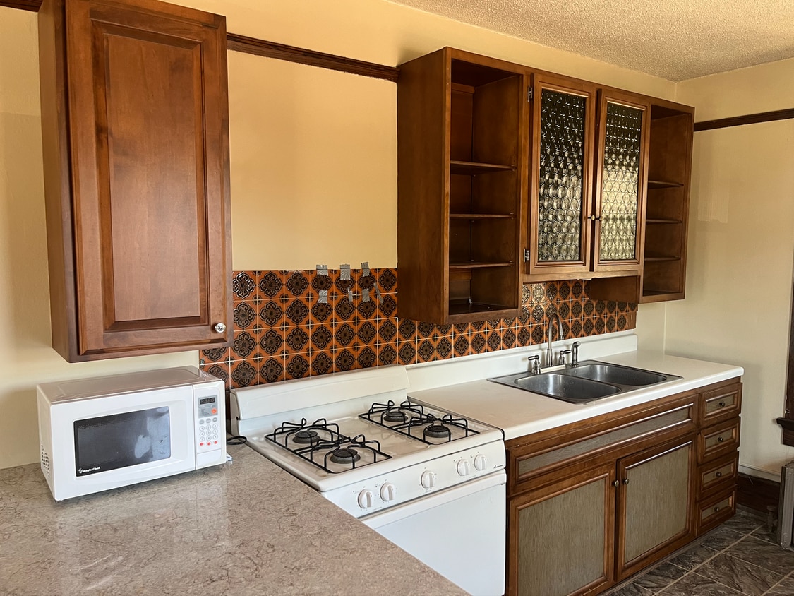 Charming, Vintage, Downtown Apartment - Charming, Vintage, Downtown Apartment