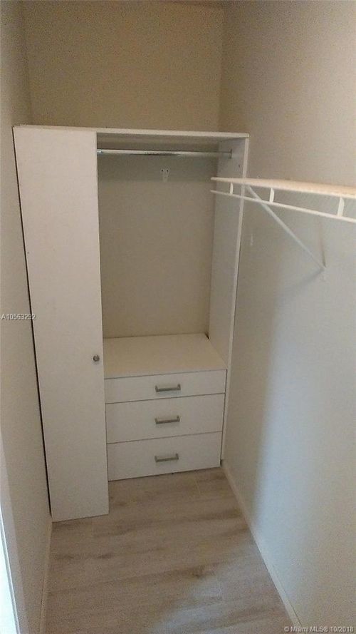 Foto del edificio - 315 NW 83rd St