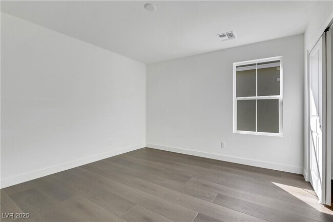 Building Photo - 2770 Alfena Pl
