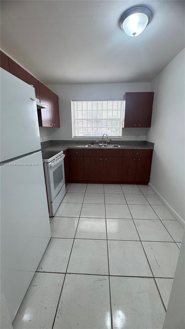 Foto del edificio - 3039 NW 204th Terrace