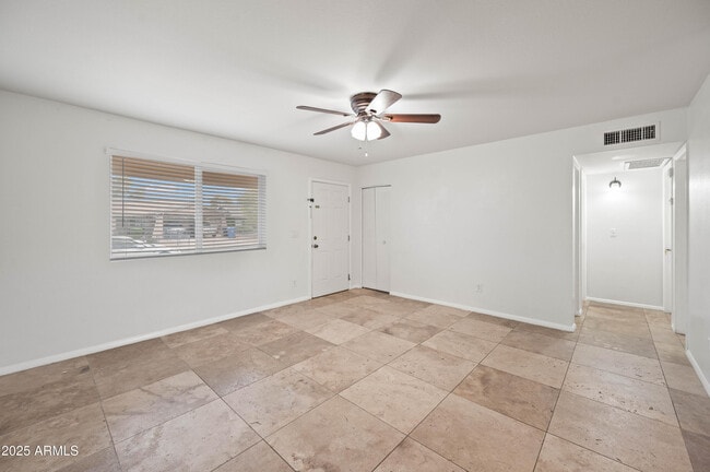 Building Photo - 2946 W Villa Maria Dr
