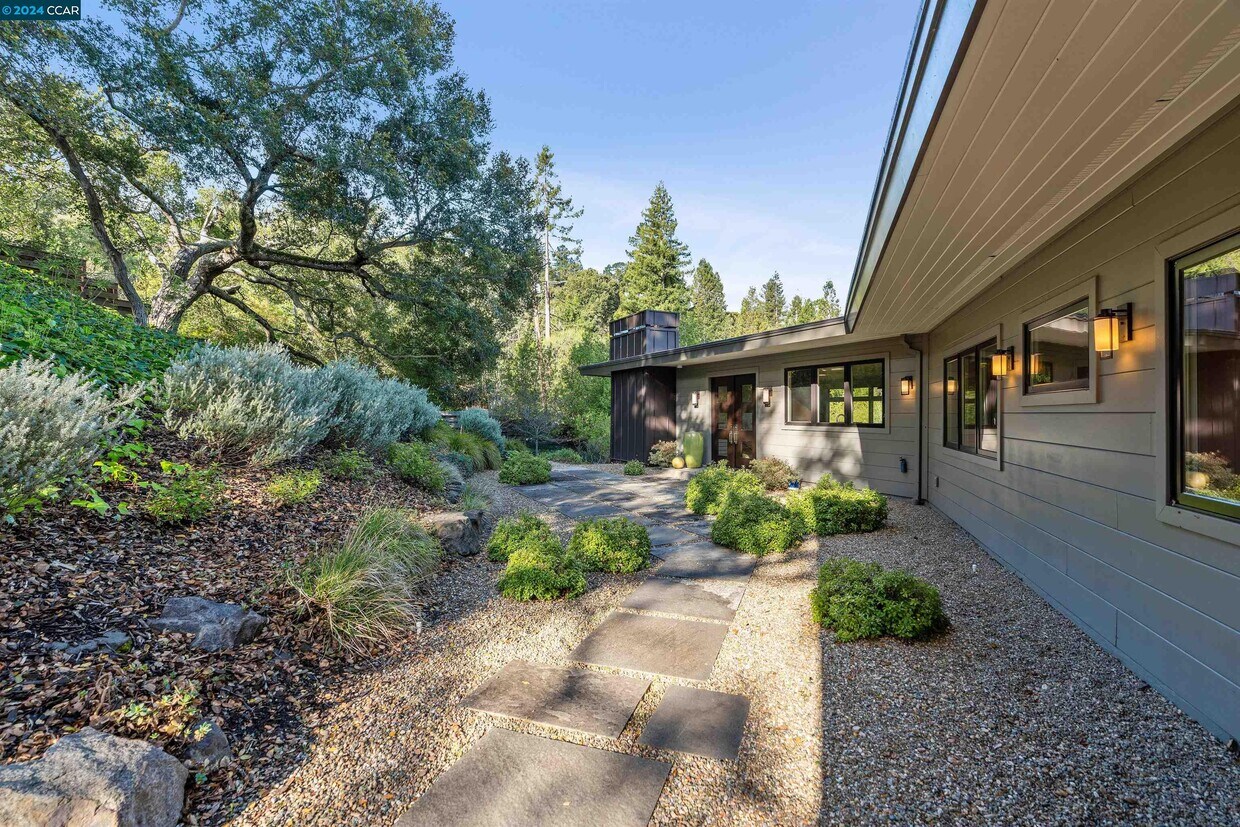 Primary Photo - 68 Loma Vista Dr