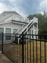 Building Photo - 490 Blakely Ln
