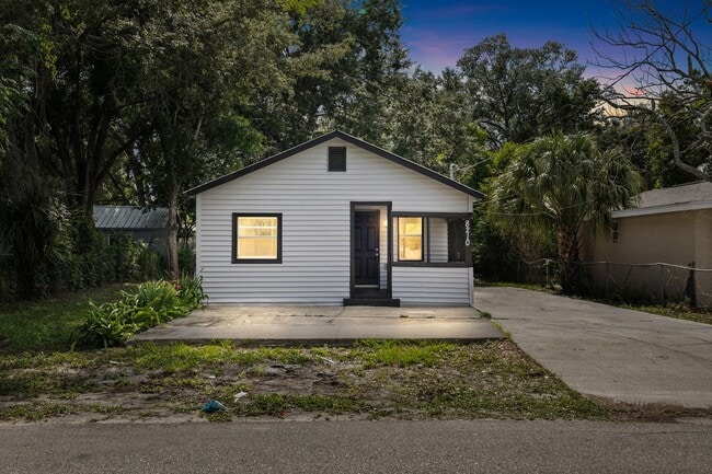 Foto del edificio - Cute 2bdrm/1bath home with a bonus room $995.00 ** Section 8 OK ** Ready June 1st