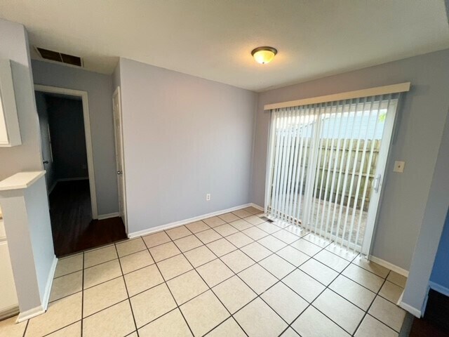 Building Photo - 3820 Sherman Towne Dr