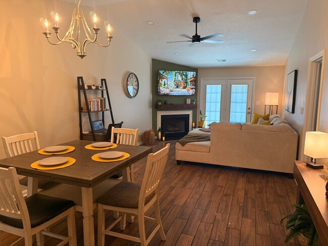 Building Photo - 4005 Calypso Dr