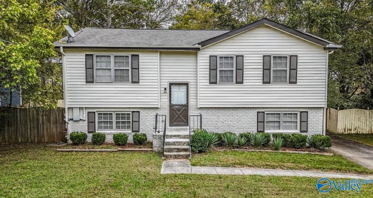 Foto principal - 3218 Uvalde Ln NW