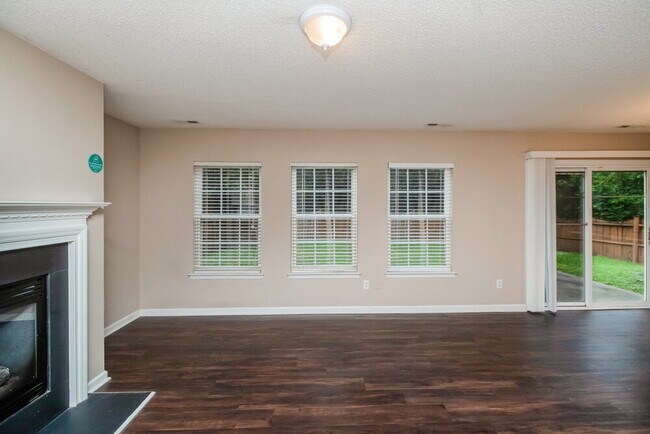 Foto del edificio - 8810 Laurel Run Dr