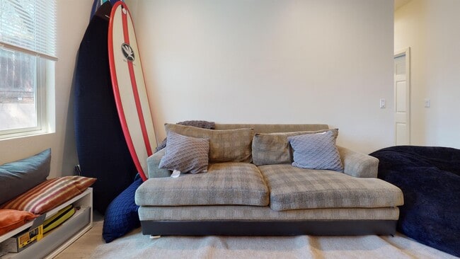 Foto del edificio - 5126 Ewing St