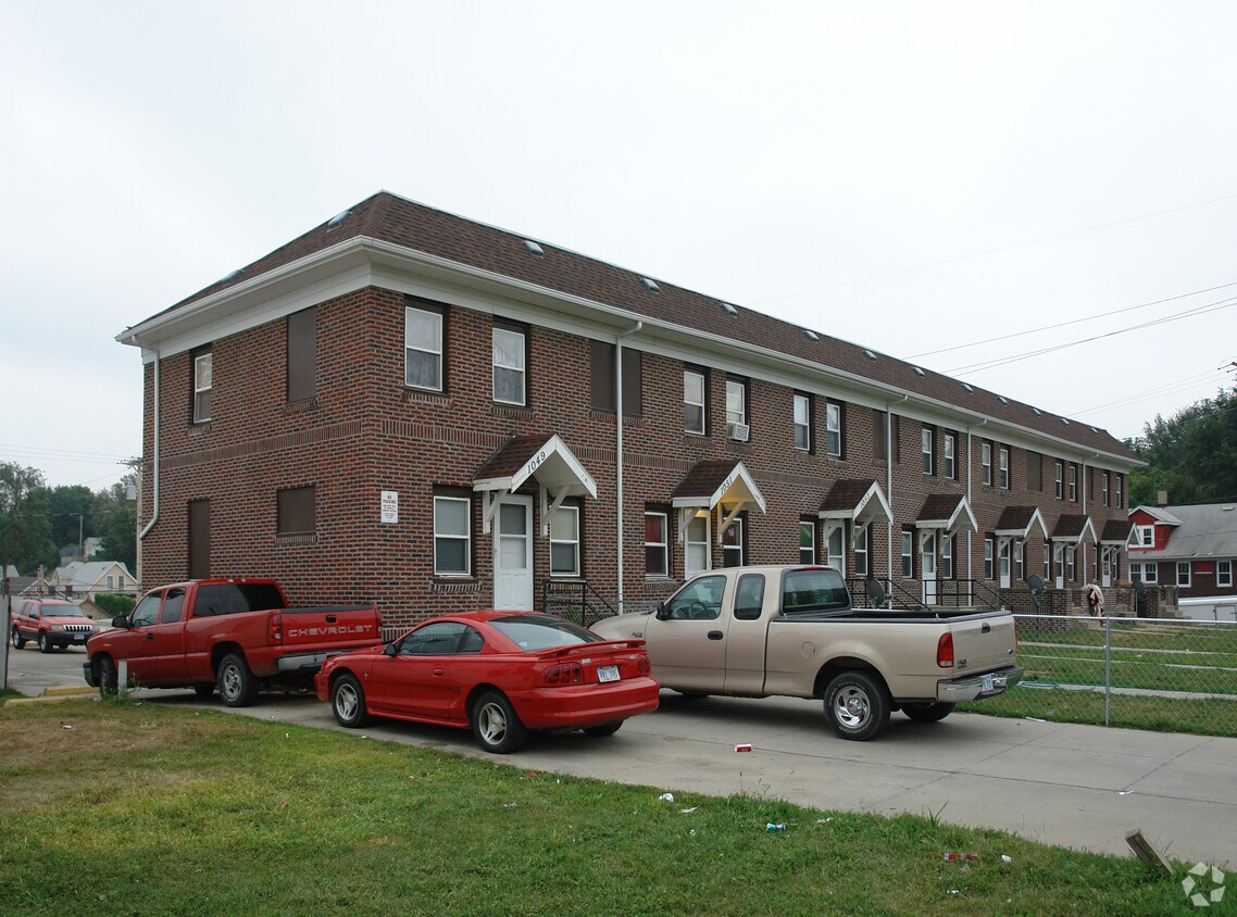 Building Photo - 1049 S 28th St