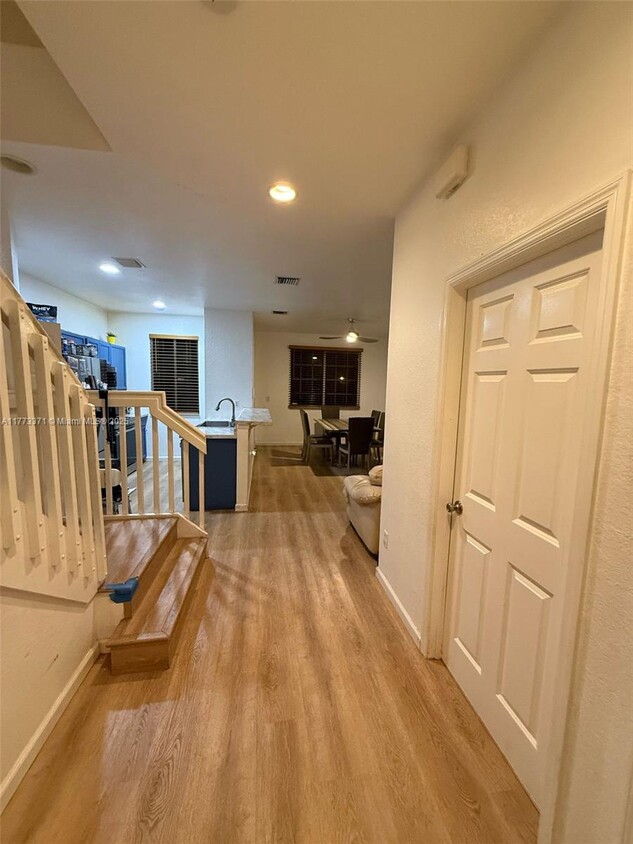 Primary Photo - 2043 Nassau Dr